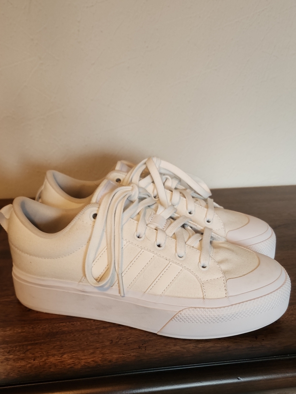 Adidas Bravada 2.0 Womens Platform Casual Sneakers Sz 8.5